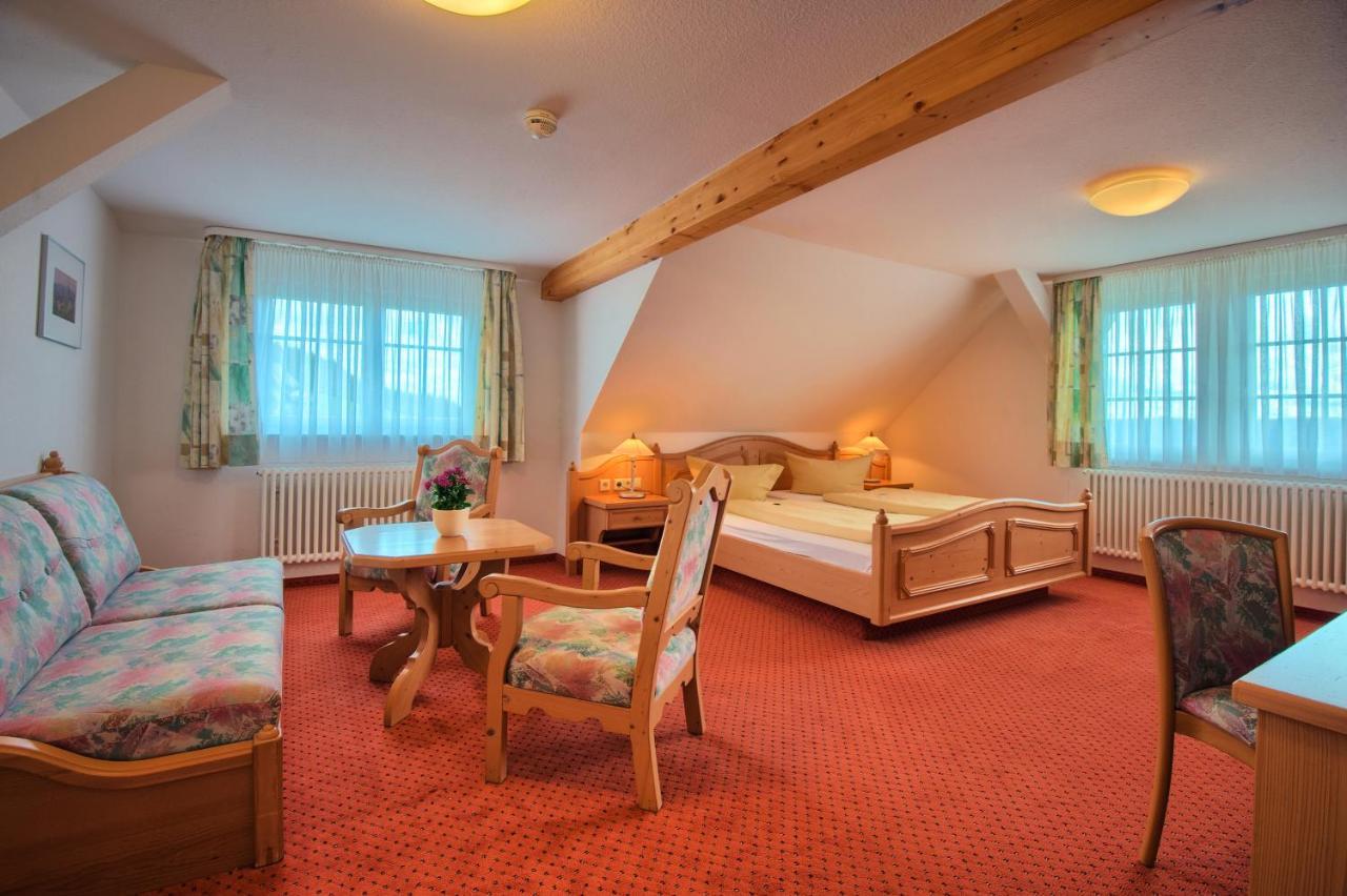 Jufa Hotel Schwarzwald Ленцкирх Экстерьер фото