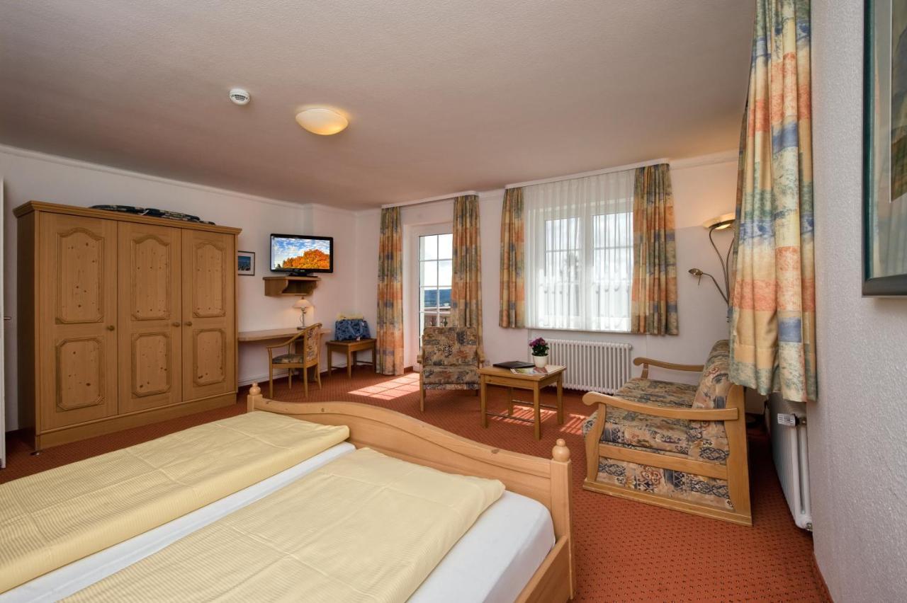 Jufa Hotel Schwarzwald Ленцкирх Экстерьер фото