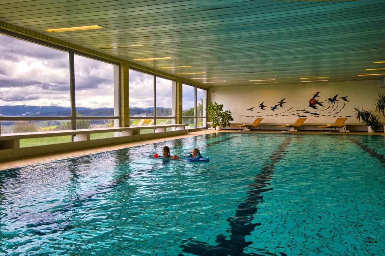 Jufa Hotel Schwarzwald Ленцкирх Экстерьер фото