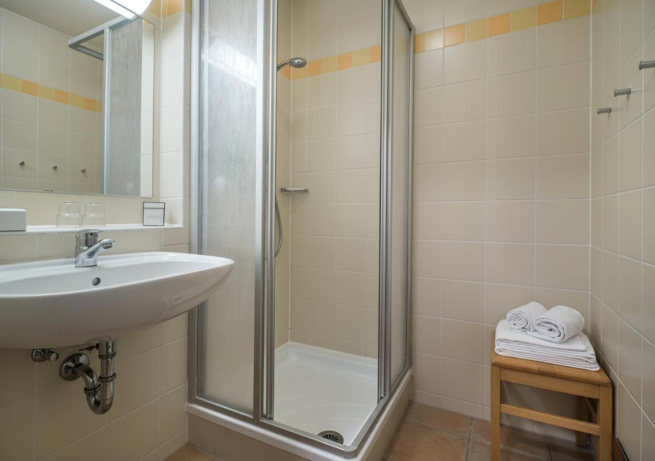 Jufa Hotel Schwarzwald Ленцкирх Экстерьер фото
